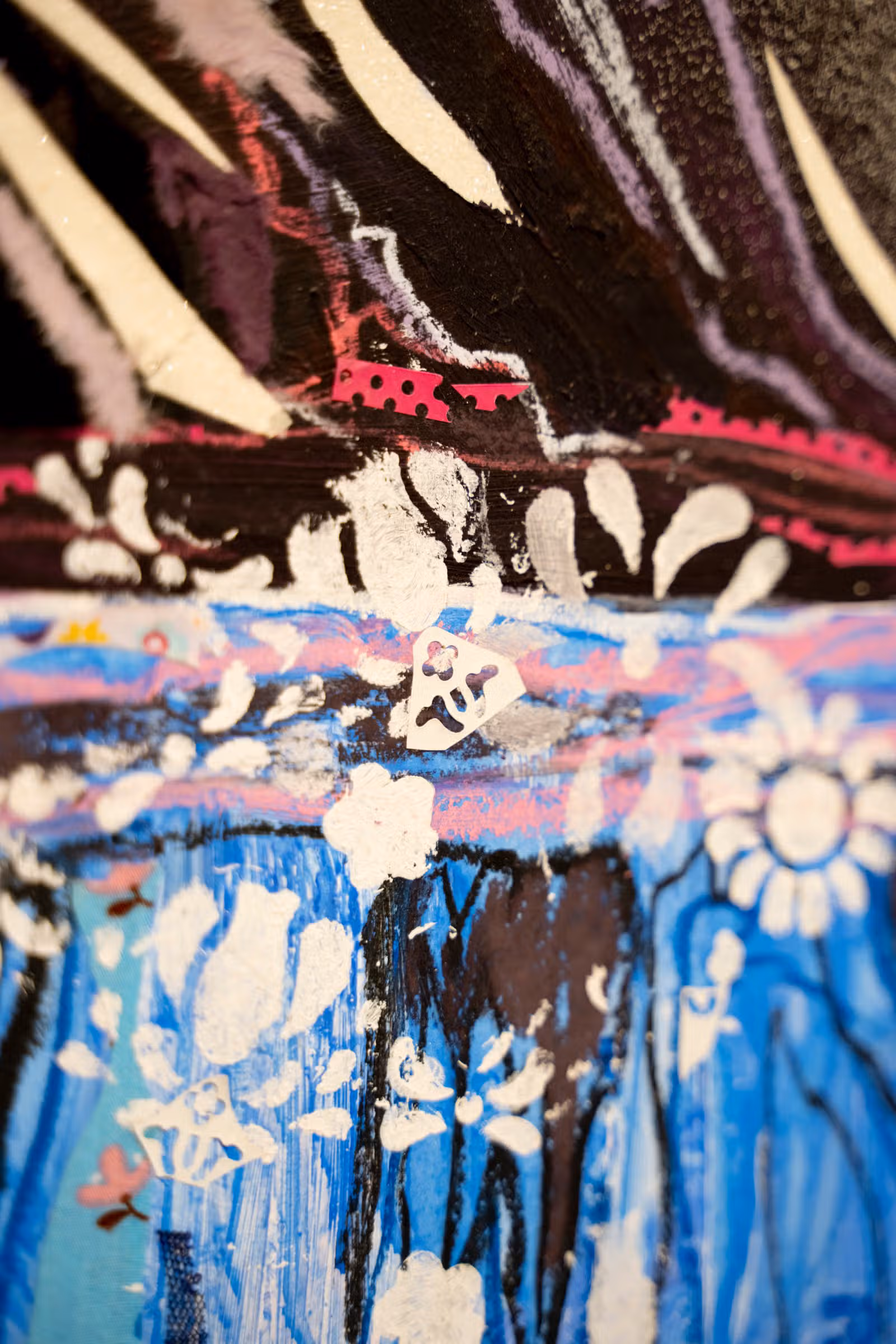 Detail — blauw witte bloemen roze