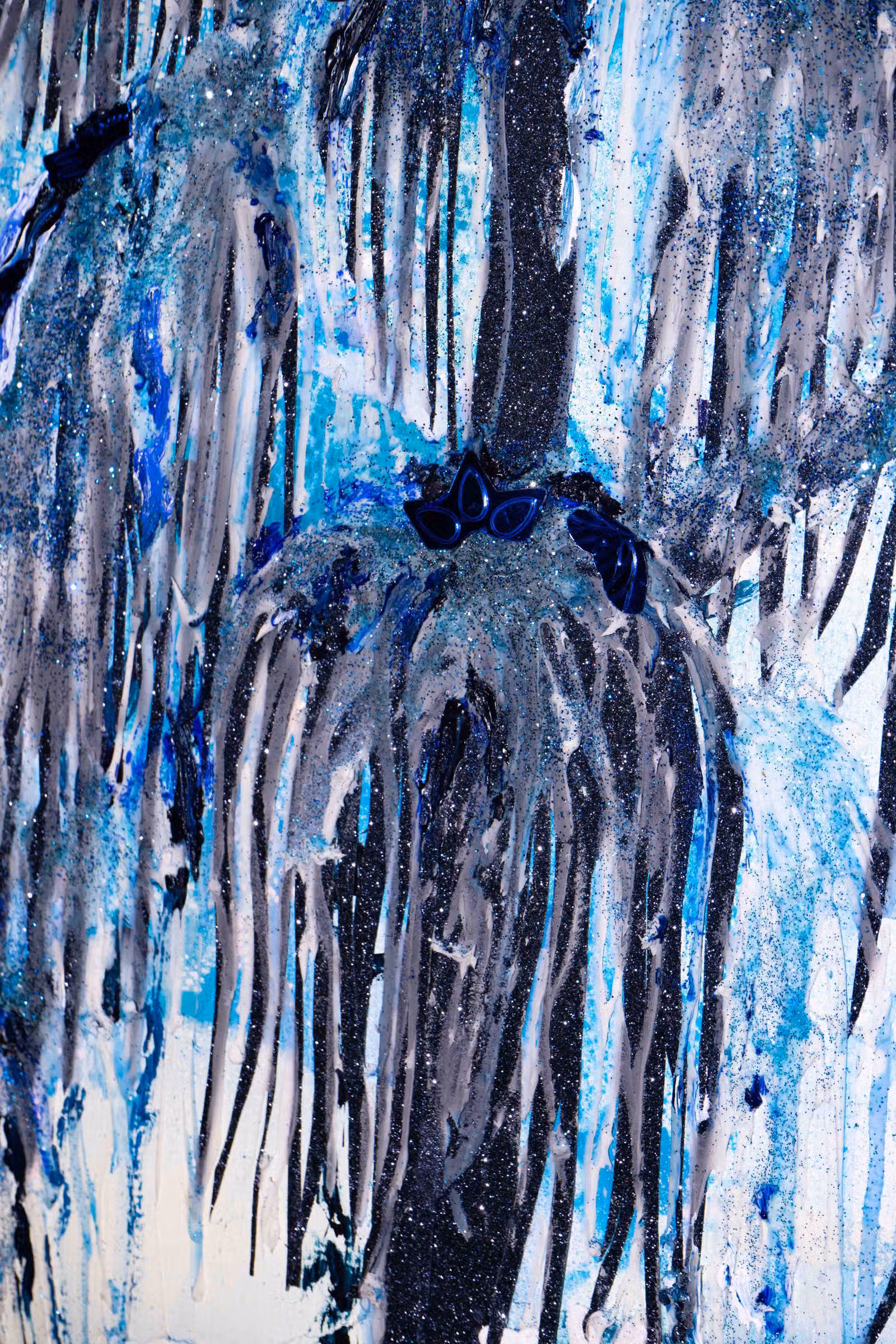 Detail — glitters