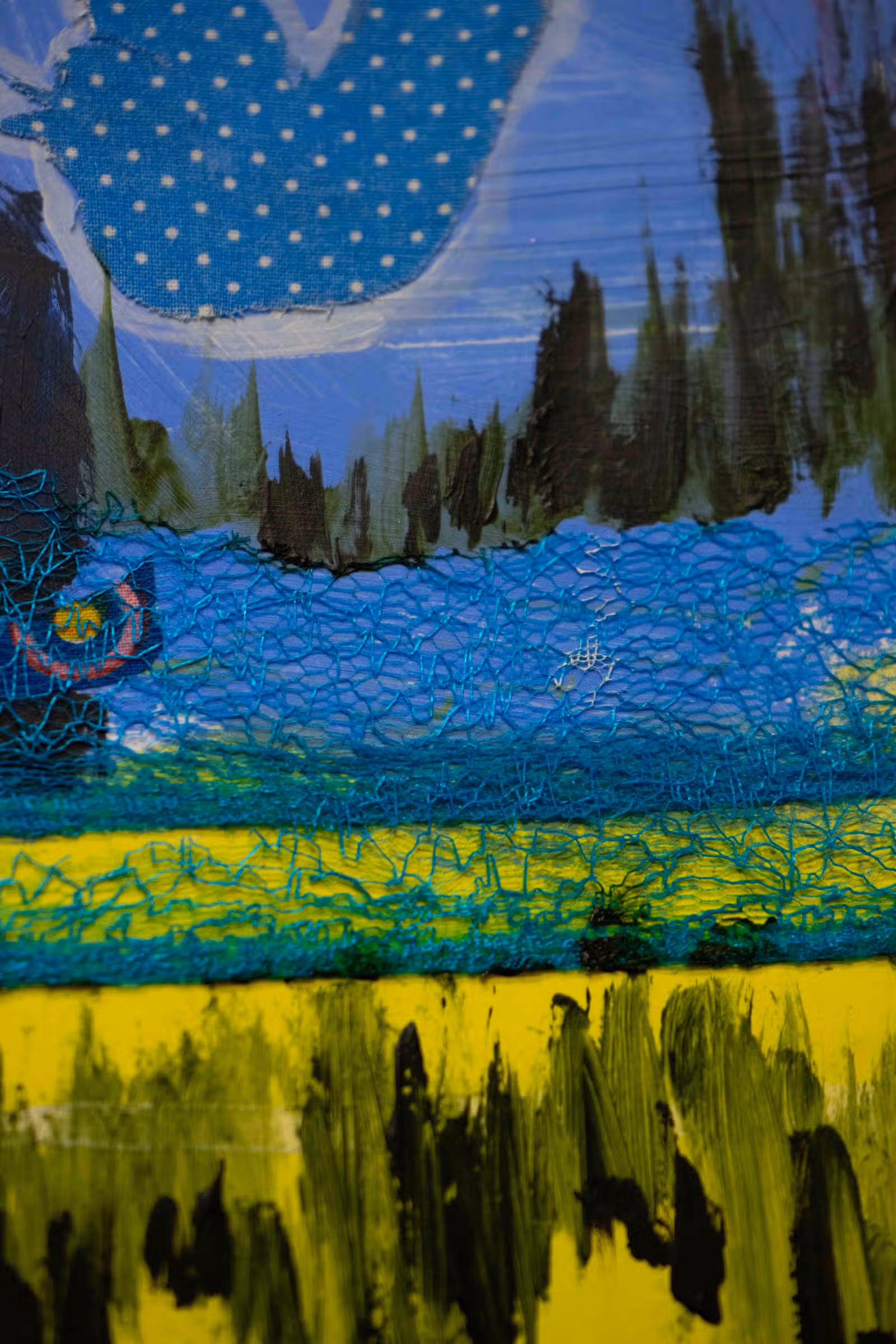 Detail — vogel en materiaal