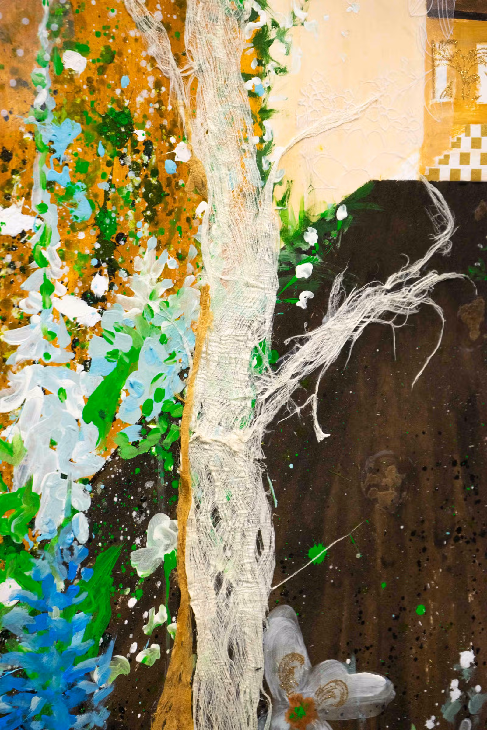 Detail — boom